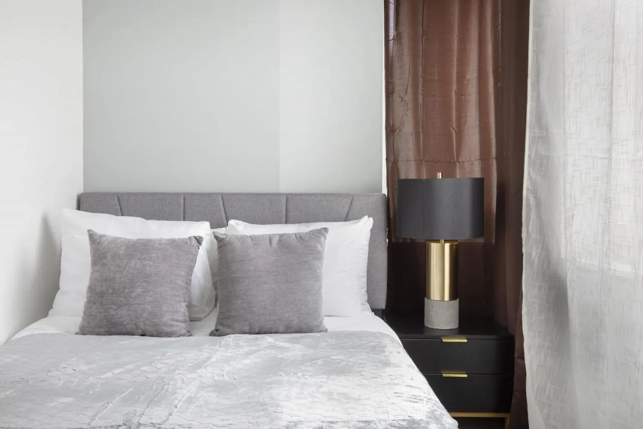 Апартаменты Perfectly Located 2Bd Near Times Square With Gym Нью-Йорк