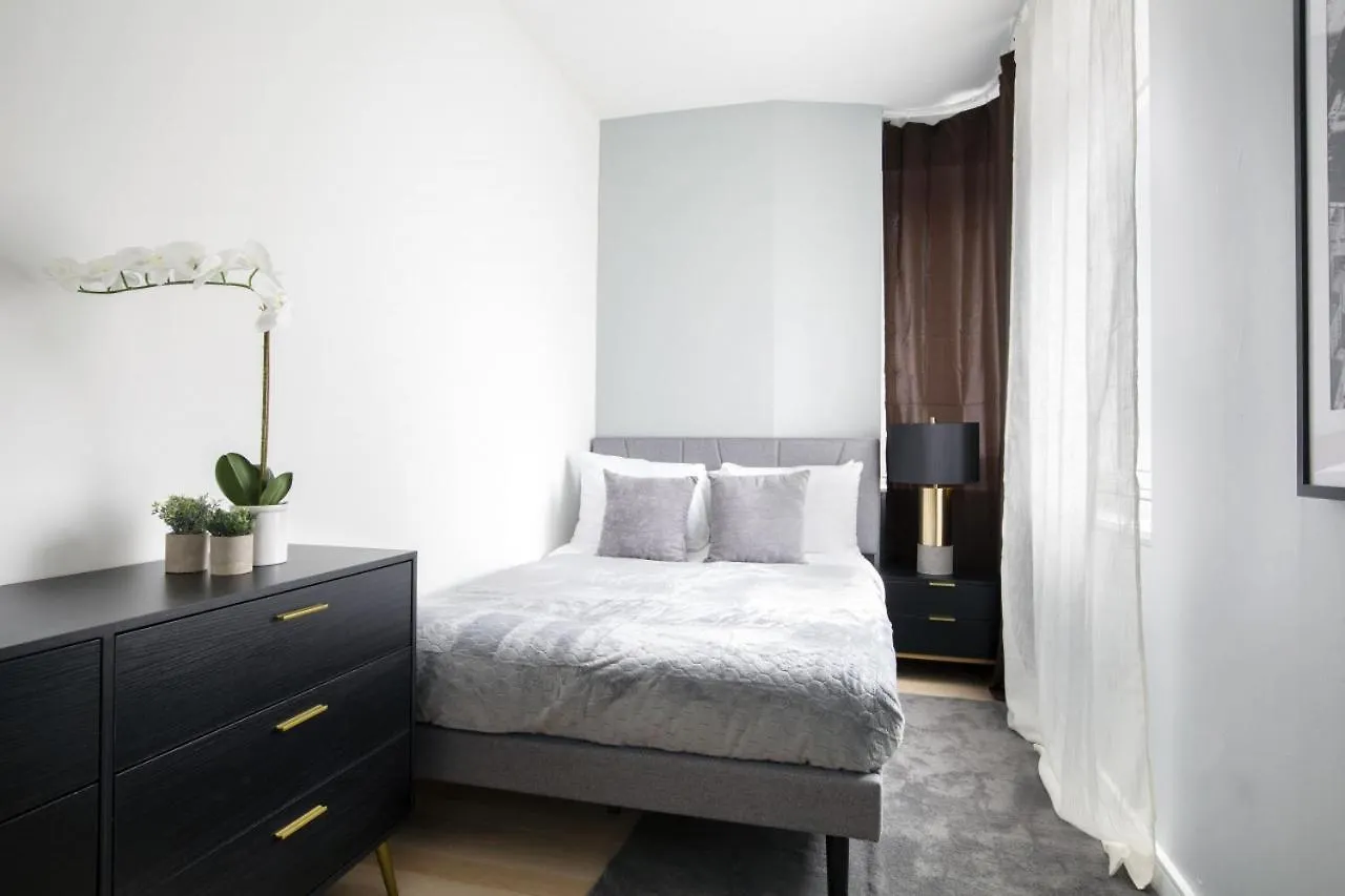 Апартаменты Perfectly Located 2Bd Near Times Square With Gym Нью-Йорк 0*,  США
